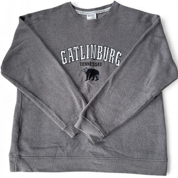 Pacific & Co. Other - Pacific & Co Gray‎ Gatlinburg Tennessee Bear Graphic Crewneck Sweatshirt Medium
